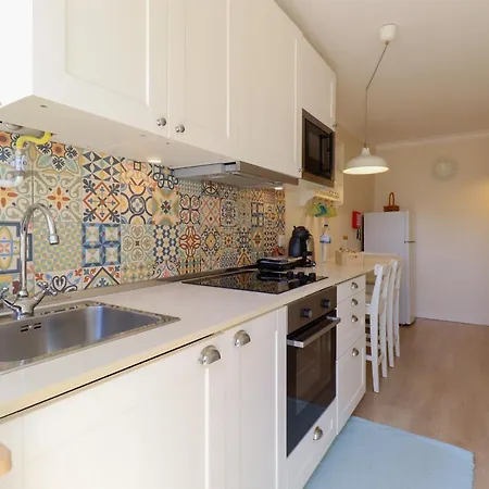 Апартаменты Casa Da Nespereira - Centre Duplex With Balcony Виана-ду-Каштелу
