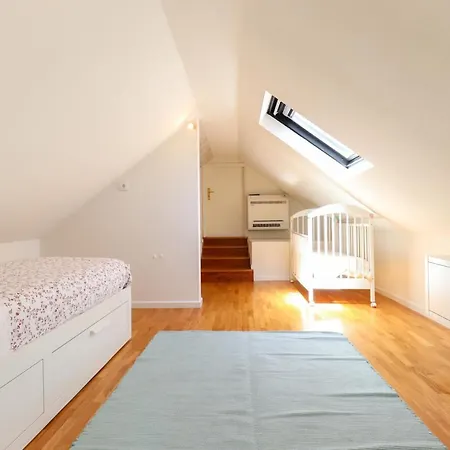 Casa Da Nespereira - Centre Duplex With Balcony Виана-ду-Каштелу