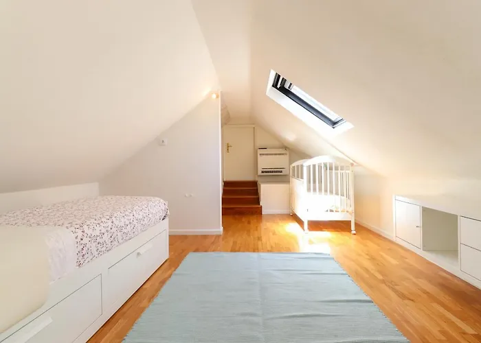 Casa Da Nespereira - Centre Duplex With Balcony Виана-ду-Каштелу